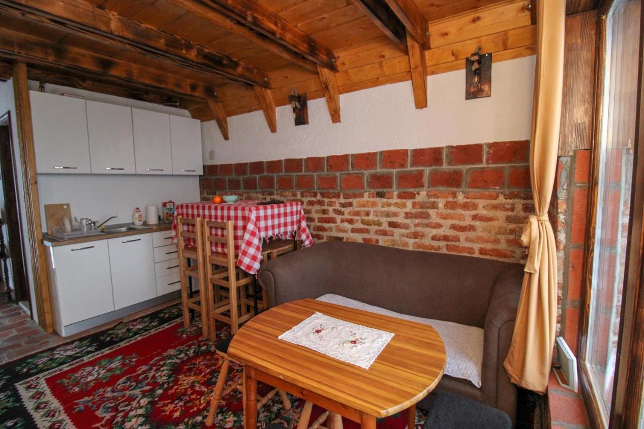 Vikendica Tromedja Chalet Pale